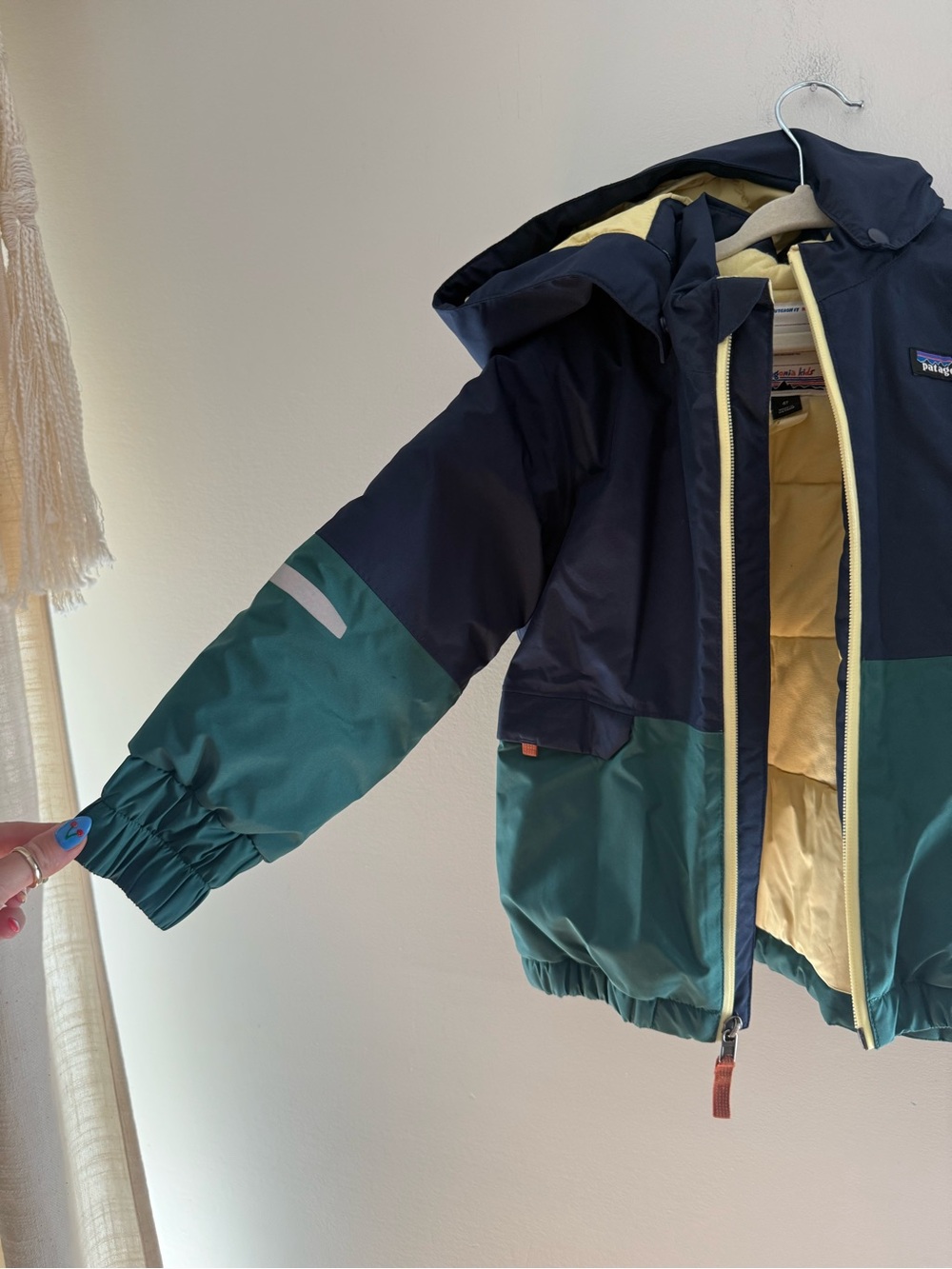 Patagonia Kids Insulated Snow Pile Coat – Size 4T - Picture 3 of 5